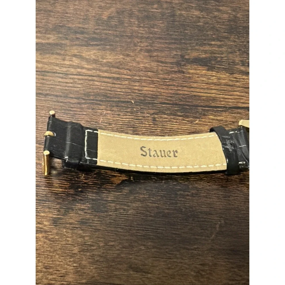 Stauer Metropolitan Watch Mens 40mm Gold Tone Date Black‎ Leather, New Battery